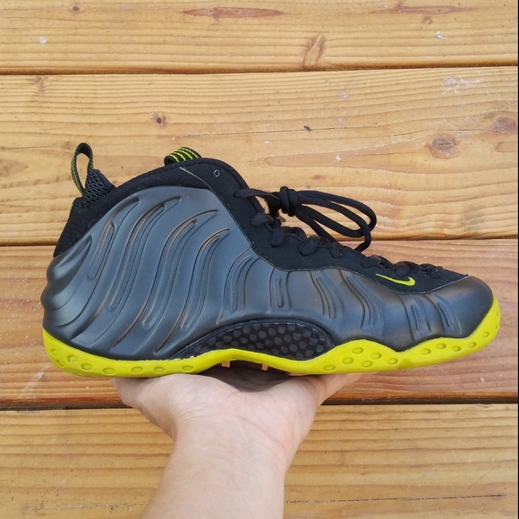 Nike Air Foamposite One Premium Wolf Gray ?? urdesignmag